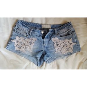 Size 7 Almost Famous Jean Shorts